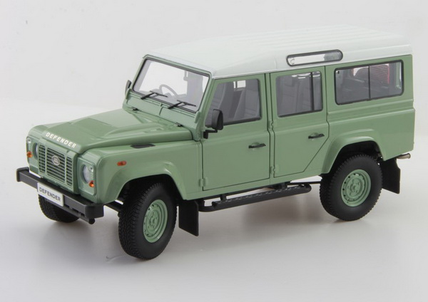 Модель 1:18 Land Rover Defender 110 - green/white