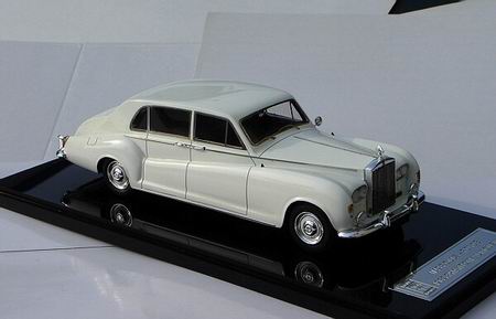 rolls-royce phantom v limousine - white 43C1015D Модель 1:43