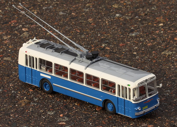 Троллейбус 5 (1961-1969) - синий/белый 04006-1 Модель 1:43