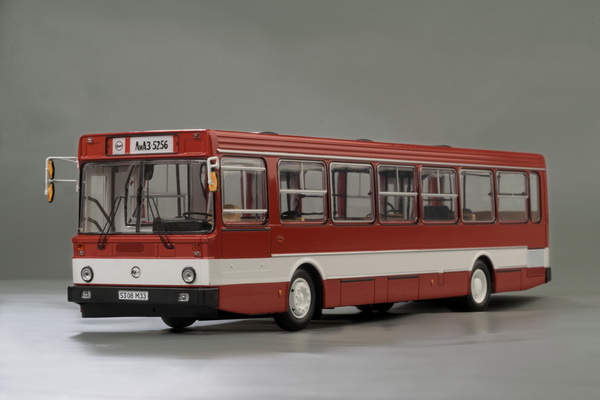 Автобус5256 - красный/белая полоса 04012 Модель 1:43