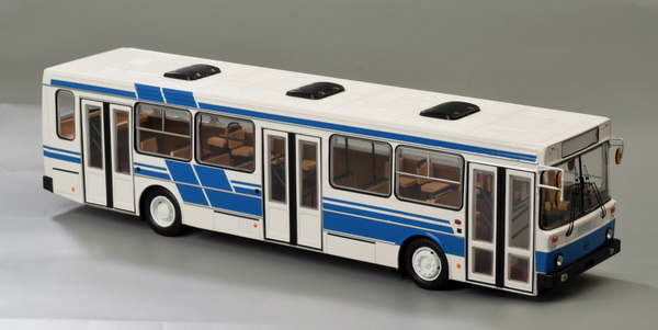 Модель 1:43 Автобус5256 - белый/синие полосы