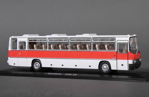 Модель 1:43 Ikarus 250.58 Intercity Bus / Икарус 250.58 междугородный - белый/красный