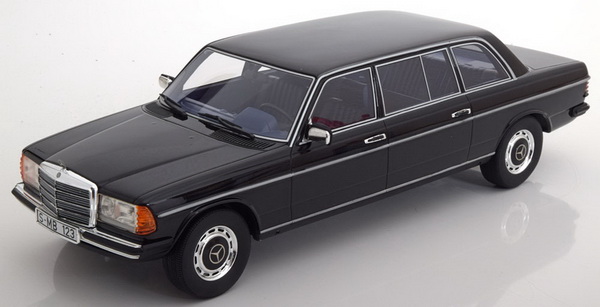 Модель 1:18 Mercedes-Benz 250 V123 1983 Black