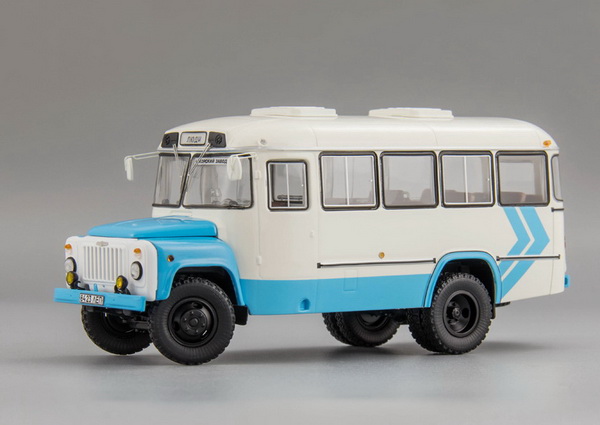 Модель 1:43 Автобус 3270 Ижорский завод