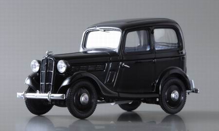 Модель 1:43 Datsun 17 Sedan - black