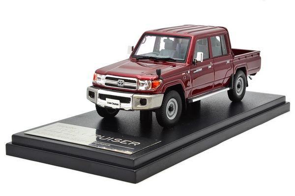 Модель 1:43 Toyota Land Cruiser 70 Anniversary PickUp (TLC79) - red