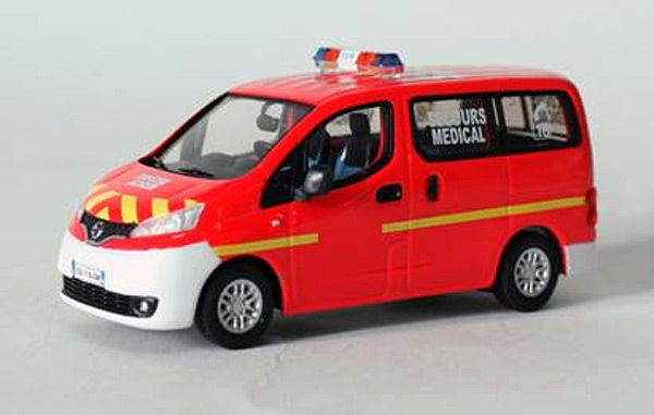 nissan nv 200 pompiers - secours medical - ambulance 101392 Модель 1:43