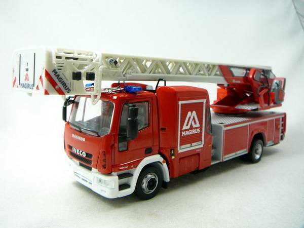 Модель 1:43 IVECO с лестницей Magirus TTL M32 L (пожарный)