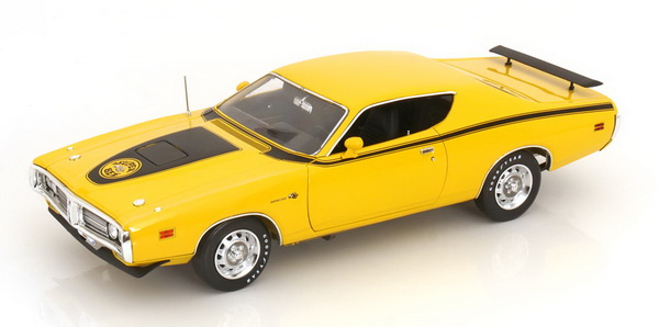 Модель 1:18 Dodge Charger Super Bee - 1971 - Yellow/Black
