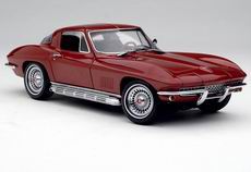Модель 1:18 Chevrolet Corvette 327 Sting Ray - marlboro red