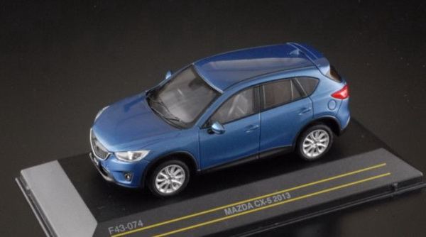 Модель 1:43 Mazda CX-5 (RHD) - blue