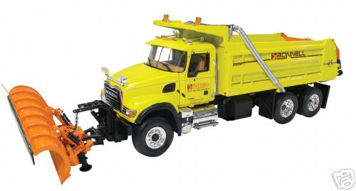 mack granite with plow and spreader bonnell 10-3492 Модель 1:34