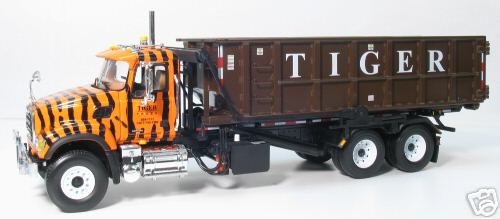 Модель 1:34 Mack Granite Refuse Roll-Off Tiger Waste