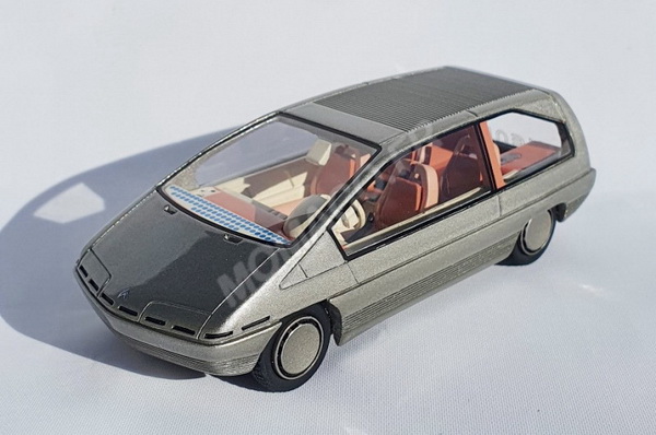 Citroen Xénia Concept 1981 Silver/ L' Ancêtre du Picasso (L.E.300pcs)