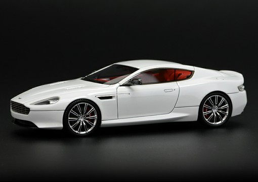 Модель 1:43 Aston Martin DB9 - white