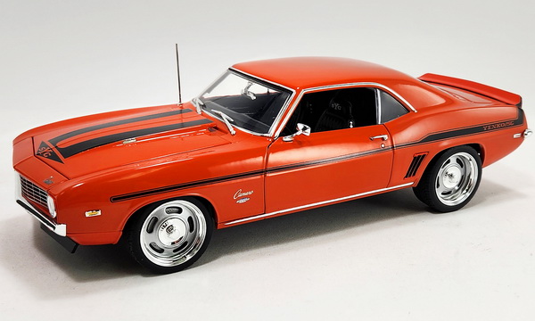 Модель 1:18 Chevrolet Yenko Camaro - 1969 - Hugger Orange w/ Black Stripes (L.E.546pcs)