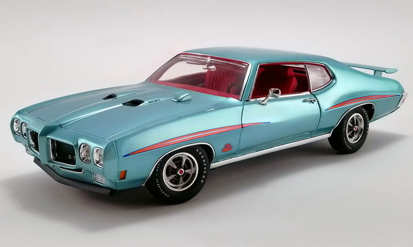 Модель 1:18 Pontiac GTO «The Judge» - mint turquoise (L.E.588pcs)
