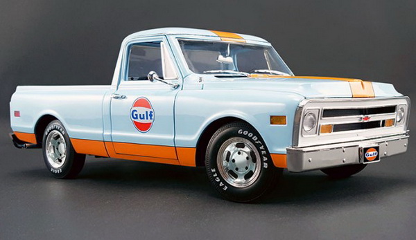chevrolet c-10 cutom pickup «gulf» A1807202 Модель 1:18