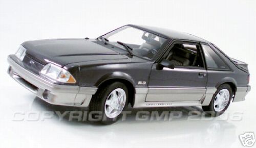 Модель 1:18 Ford Mustang 5.0 GT - medium titanium met