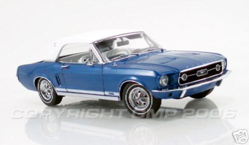 Модель 1:24 Mustang Convertible in Acapulco Blue
