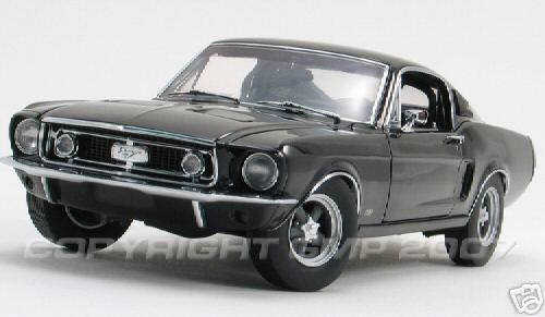 Модель 1:24 Mustang GT Street Machine - black