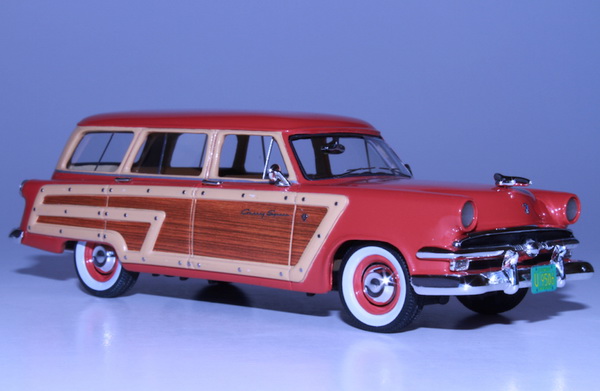 ford country squire - flamingo red GC-006B Модель 1:43