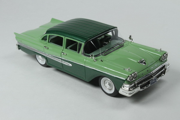 Ford Custom 300 (4-door) - 2-tones green (L.E.240pcs) GC-026B Модель 1:43