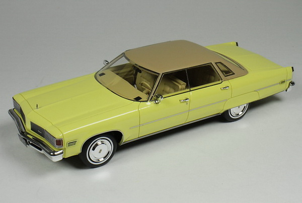 Модель 1:43 Oldsmobile 98 Regency Sedan - 1976 - Cream Gold