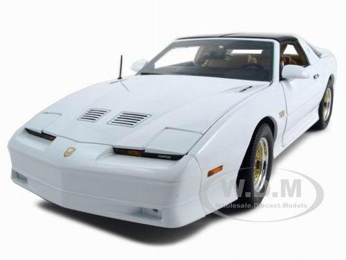 Модель 1:18 Pontiac Trans Am Turbo TTA 20th Anniversary Edition - white