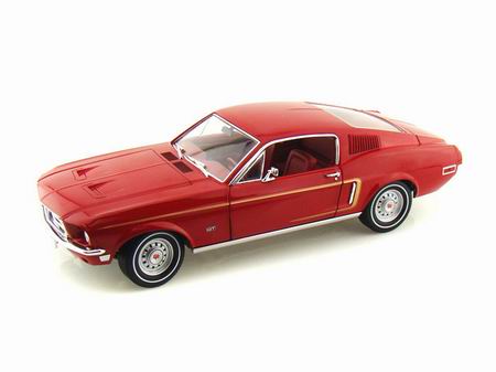 Модель 1:18 Ford Mustang GT 2+2 Fastback - red