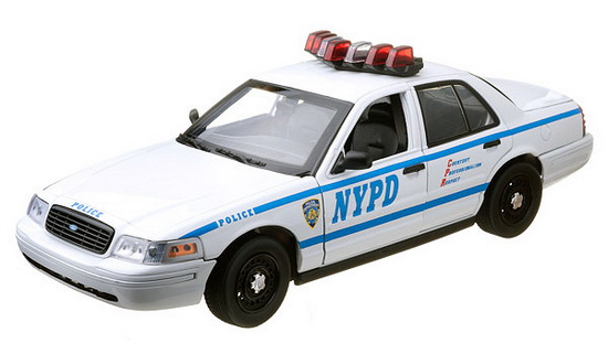 Модель 1:18 Ford Crown Victoria Police Interceptor NYPD Interceptor (Lights and Sound)
