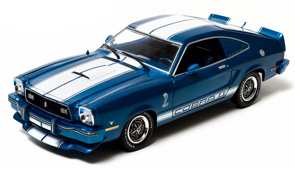Модель 1:18 Ford Mustang II Cobra II - blue/white stripes