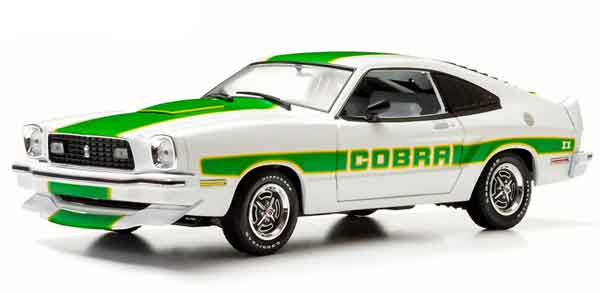 Модель 1:18 Ford Mustang II Cobra II - white/green billboard stripes