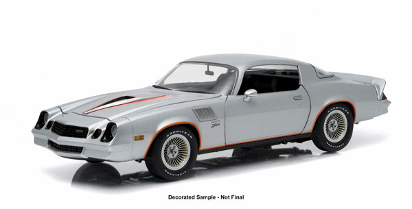 Модель 1:18 Chevrolet Camaro Z28 Hardtop - silver met/orange stripes