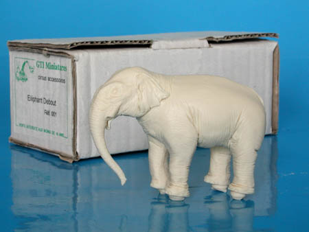 elephant debout kit 001 Модель 1:50