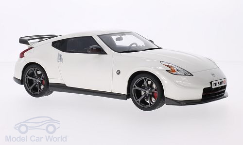 Модель 1:18 Nissan 370Z Nismo Coupe - white