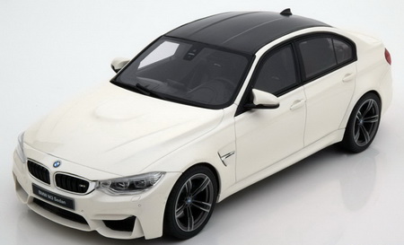 Модель 1:18 BMW M3 (F80) - white/carbon (L.E.504pcs by Modelissimo)