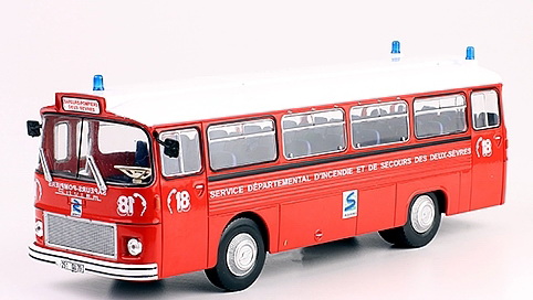 véhicule de transport de personnel autocar saviem sc5p M6799-95 Модель 1:43