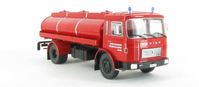 camion-citerne de grande capacité sur saviem sm 240 M6799-23 Модель 1:43