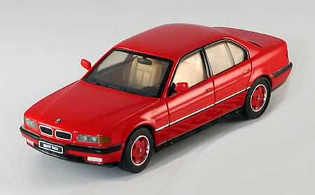 Модель 1:43 BMW 740i - red