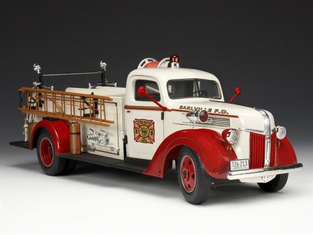 Модель 1:16 Ford Firetruck Earlville Fire Dept.
