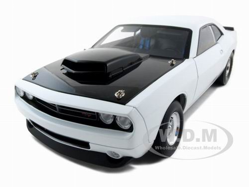 Модель 1:18 Dodge Challenger Concept R/T 392 Super Stock - white/black