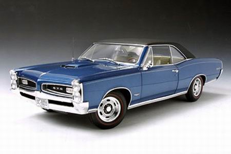 Модель 1:18 Pontiac GTO Hardtop - barrier blue