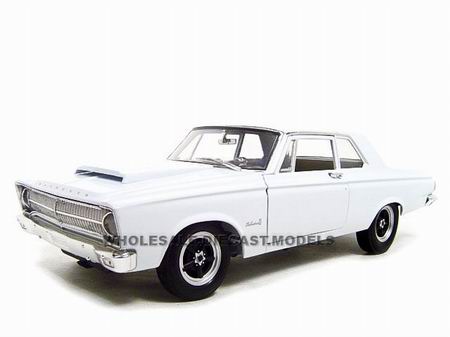 Модель 1:18 Plymouth Belvedere - white