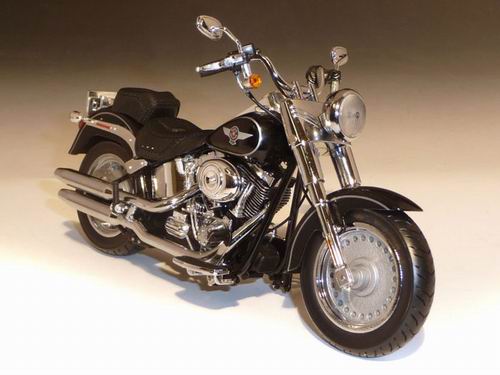 Модель 1:12 Harley-Davidson FLSTF Fat Boy - vivid black