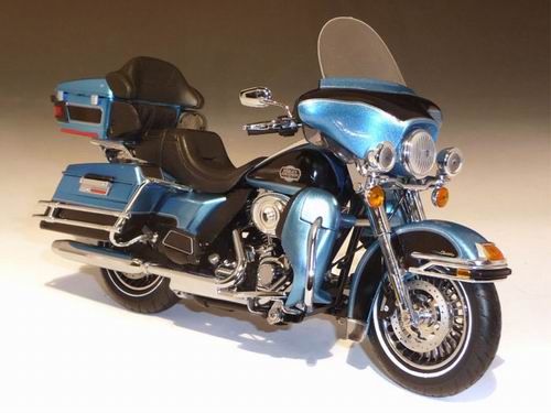 Модель 1:12 Harley-Davidson FLHTCU Ultra Classic Electra Glide - cool blue vivid black