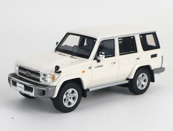 Toyota Landcruiser 70 - white HRN.001B Модель 1:43