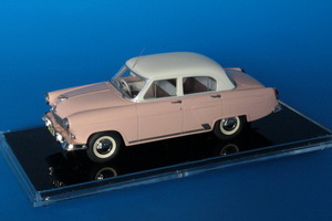 Модель 1:43 М-21П (правый руль; в деталировке 2-й серии) - Светло-розовый/слоновая кость 1961 г.
