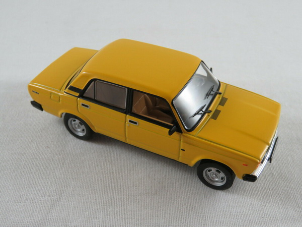 Модель 1:43 2105 1981 - желтый