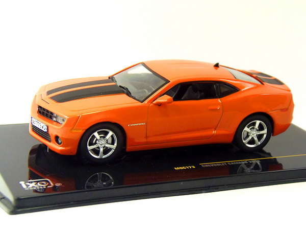Модель 1:43 Chevrolet Camaro - orange met/black stripes